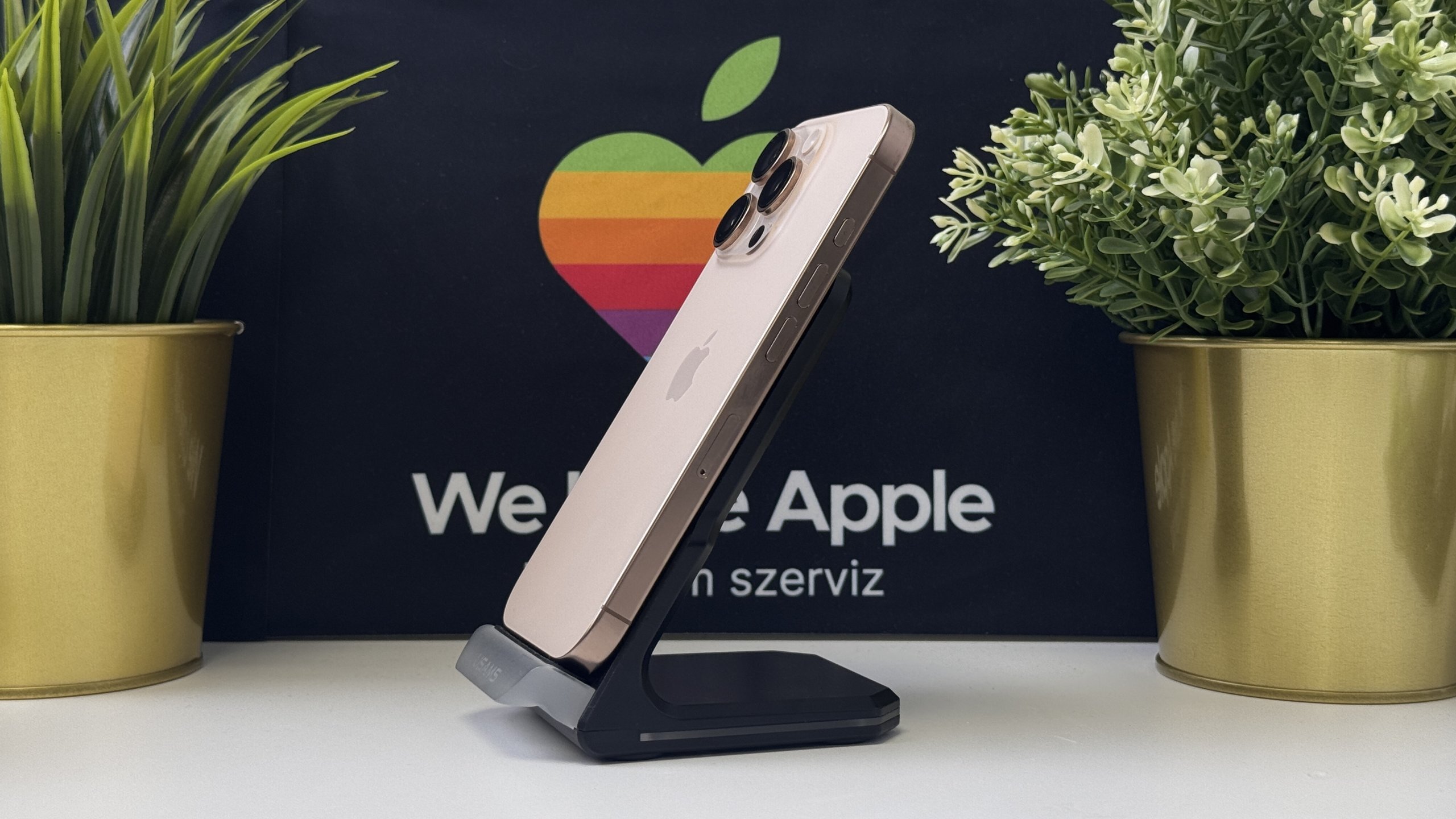 iPhone 16 Pro 256GB, Sivatagszínű Titán, Független, Számla, 1 Év Garancia, 90%