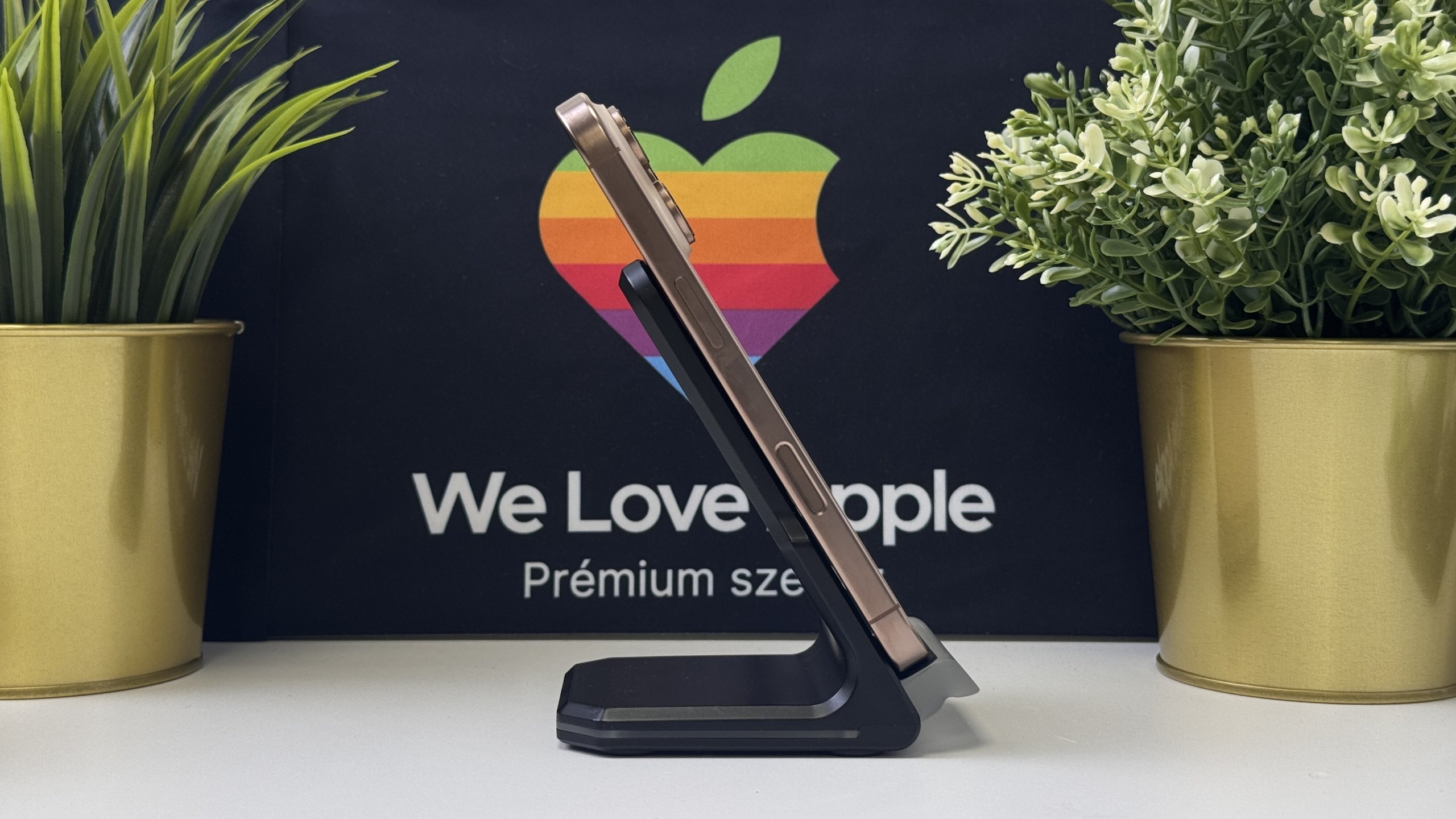 iPhone 16 Pro 256GB, Sivatagszínű Titán, Független, Számla, 1 Év Garancia, 90%