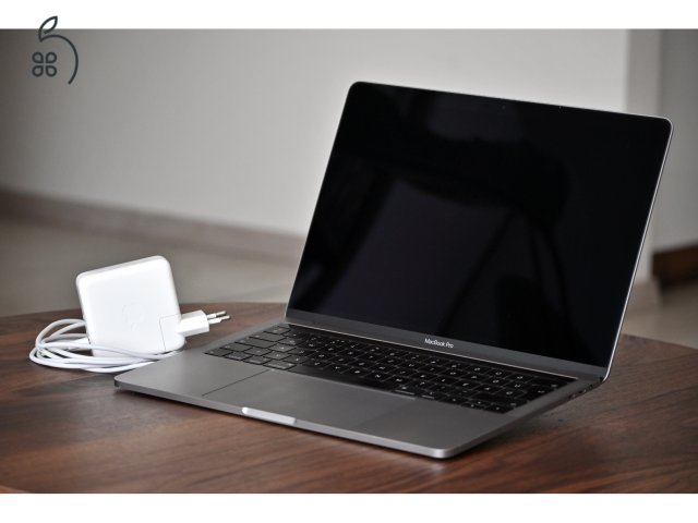Eladó Macbook Pro 13” A1989 (2019 októberi)