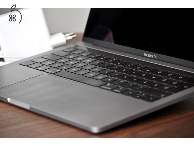 Eladó Macbook Pro 13” A1989 (2019 októberi)