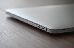 Eladó Macbook Pro 13” A1989 (2019 októberi)