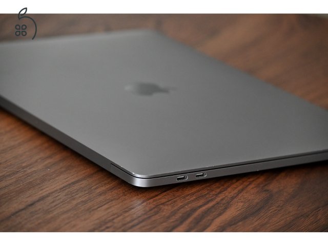 Eladó Macbook Pro 13” A1989 (2019 októberi)