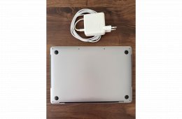 Eladó Macbook Pro 13” A1989 (2019 októberi)