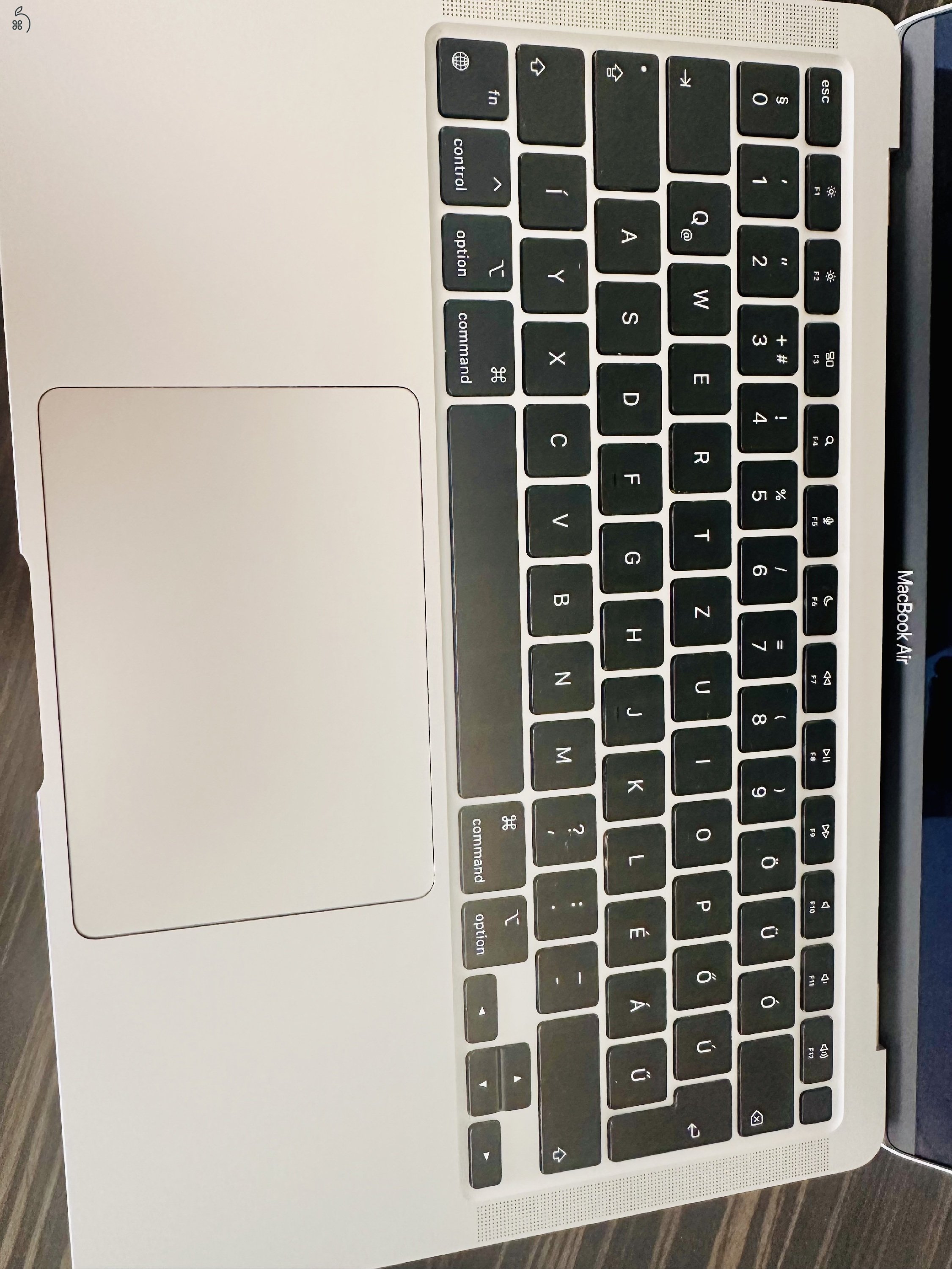 Eladó MacBook Air M1 13
