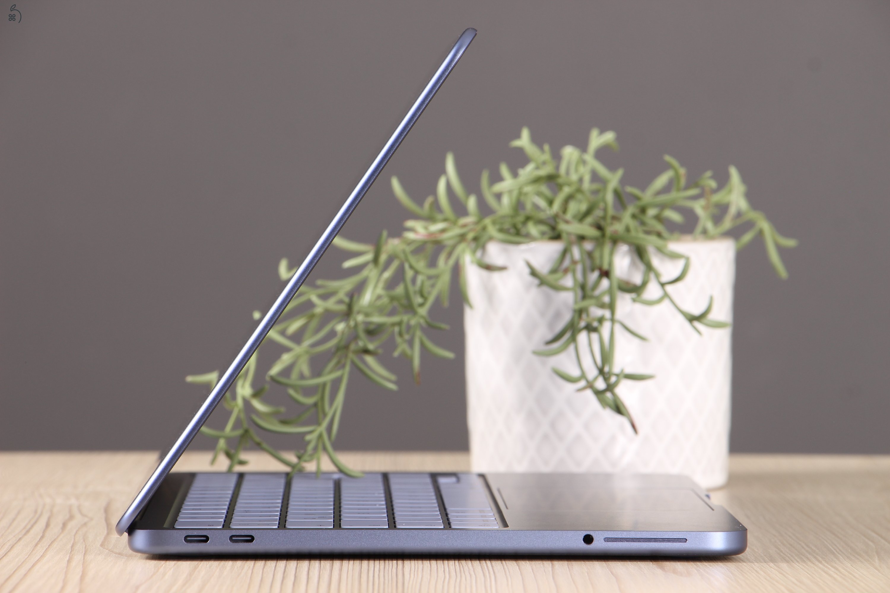 Újszerű Apple Macbook Neo 256/ 8GB kék HUN A+ US-8147