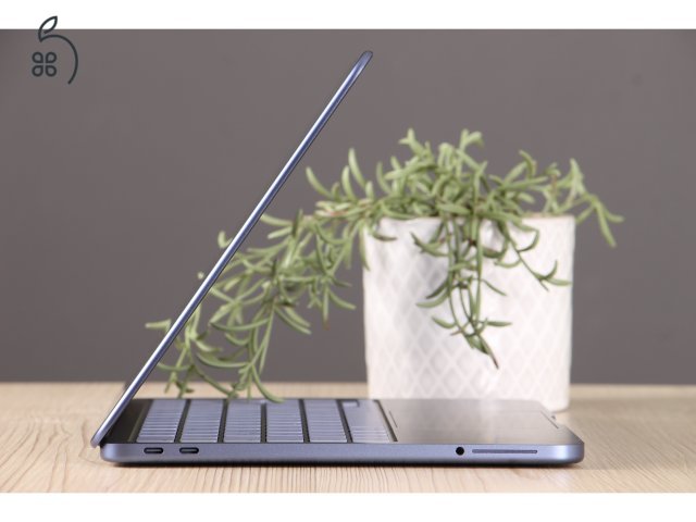 Újszerű Apple Macbook Neo 256/ 8GB kék HUN A+ US-8147