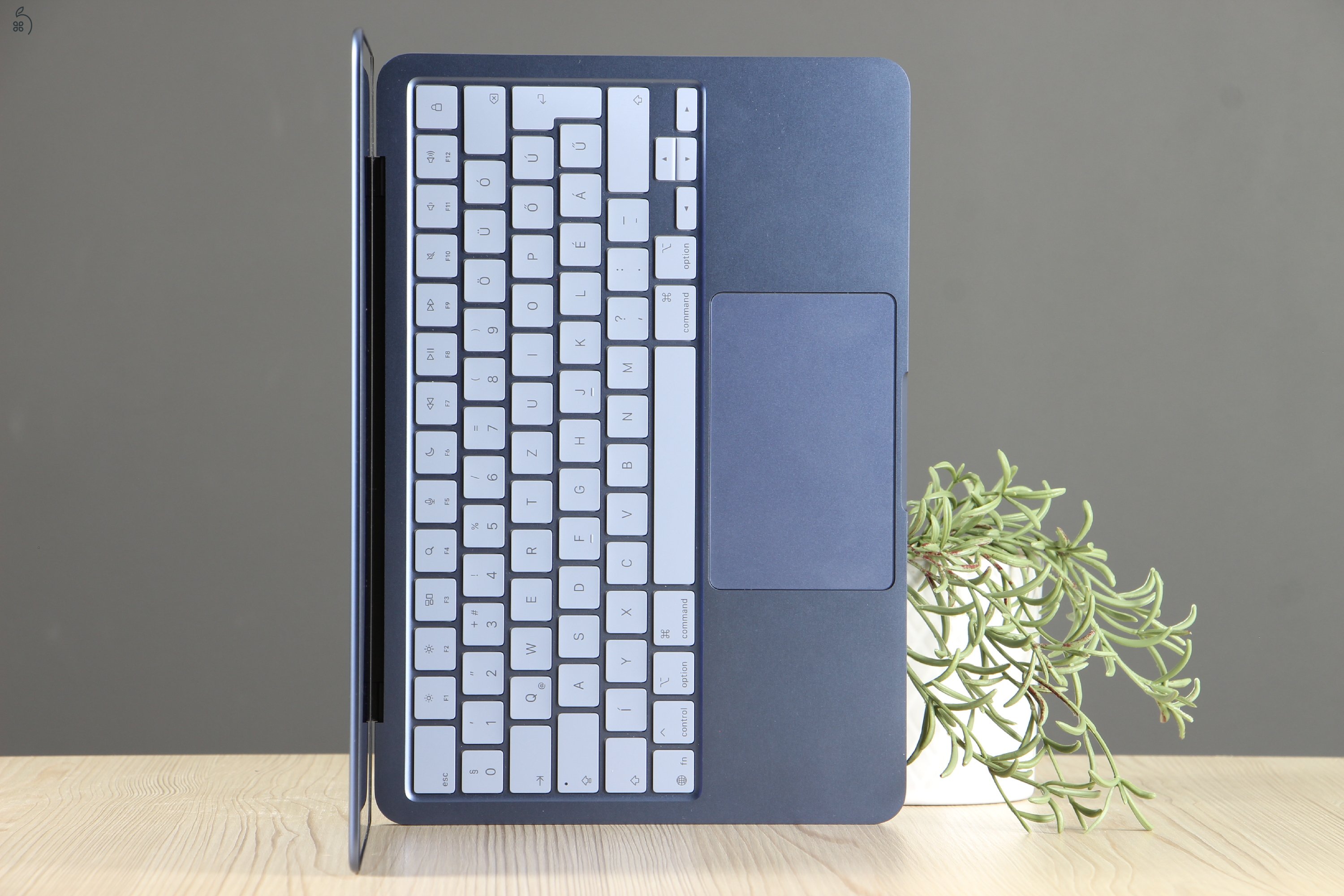 Újszerű Apple Macbook Neo 256/ 8GB kék HUN A+ US-8147