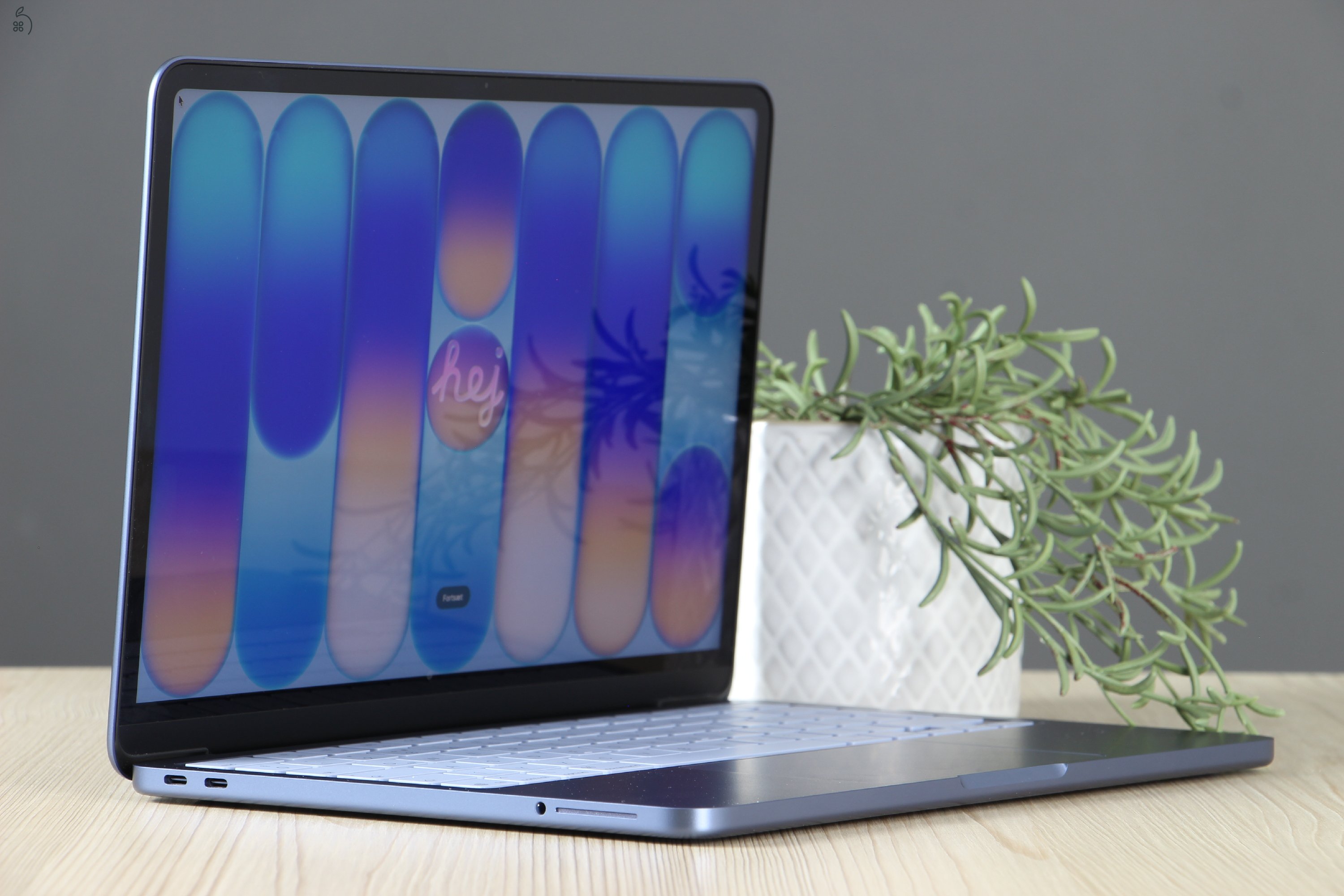 Újszerű Apple Macbook Neo 256/ 8GB kék HUN A+ US-8147