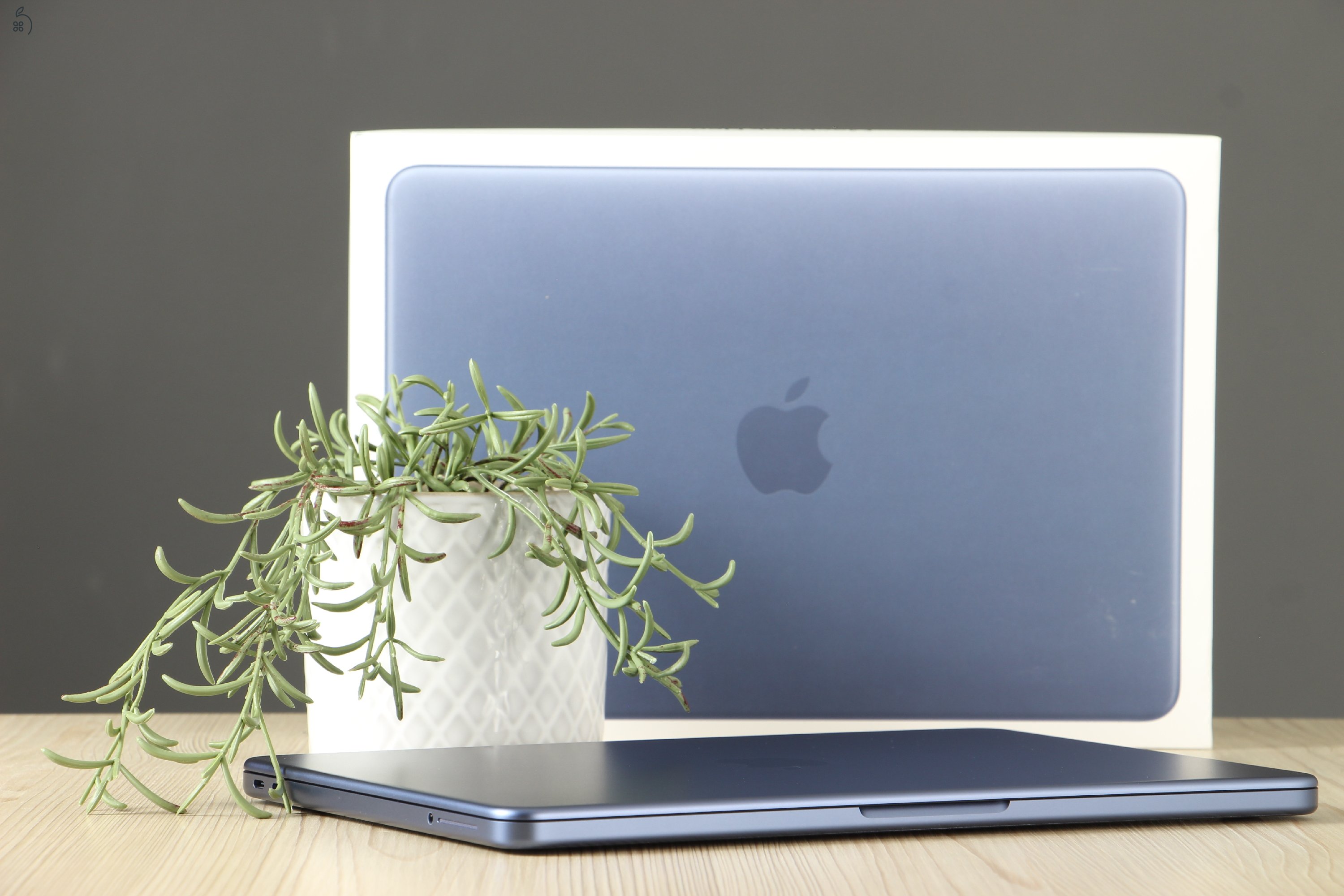 Újszerű Apple Macbook Neo 256/ 8GB kék HUN A+ US-8147