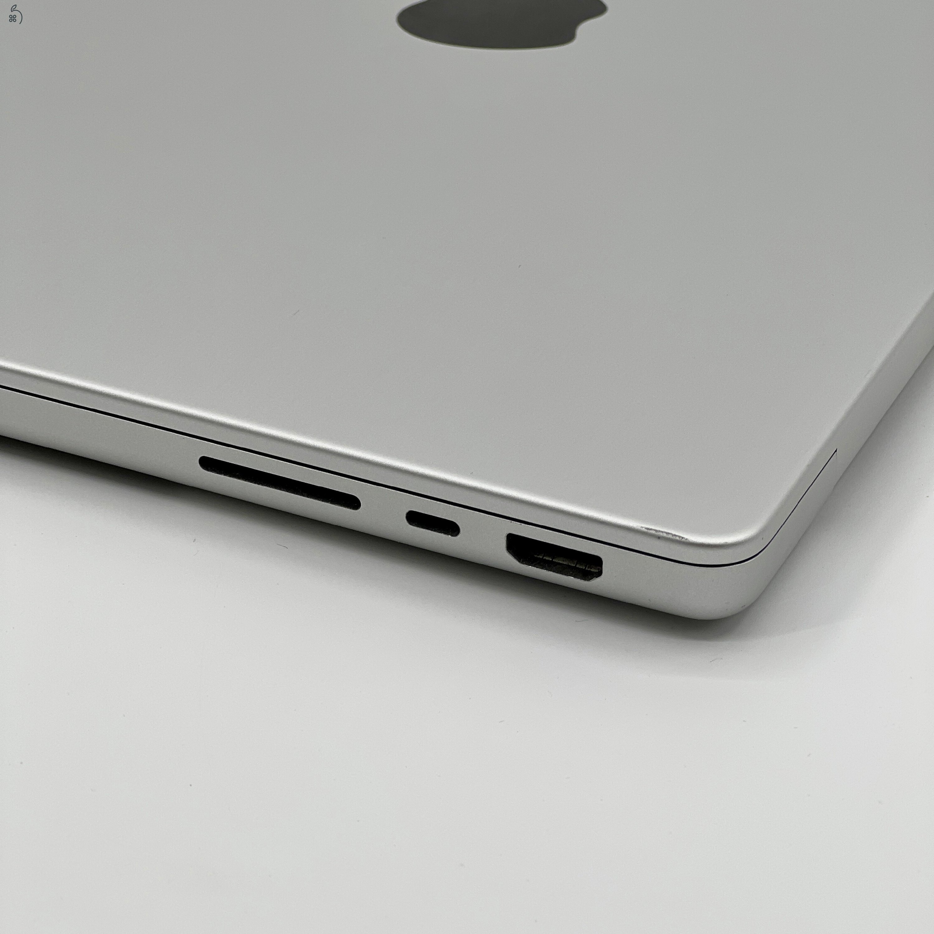 MacBook Pro 14″ 2021, M1 Max , 64 GB RAM, 10 core CPU, 24 core GPU, 512GB SSD 27% Áfás. (0505AB)