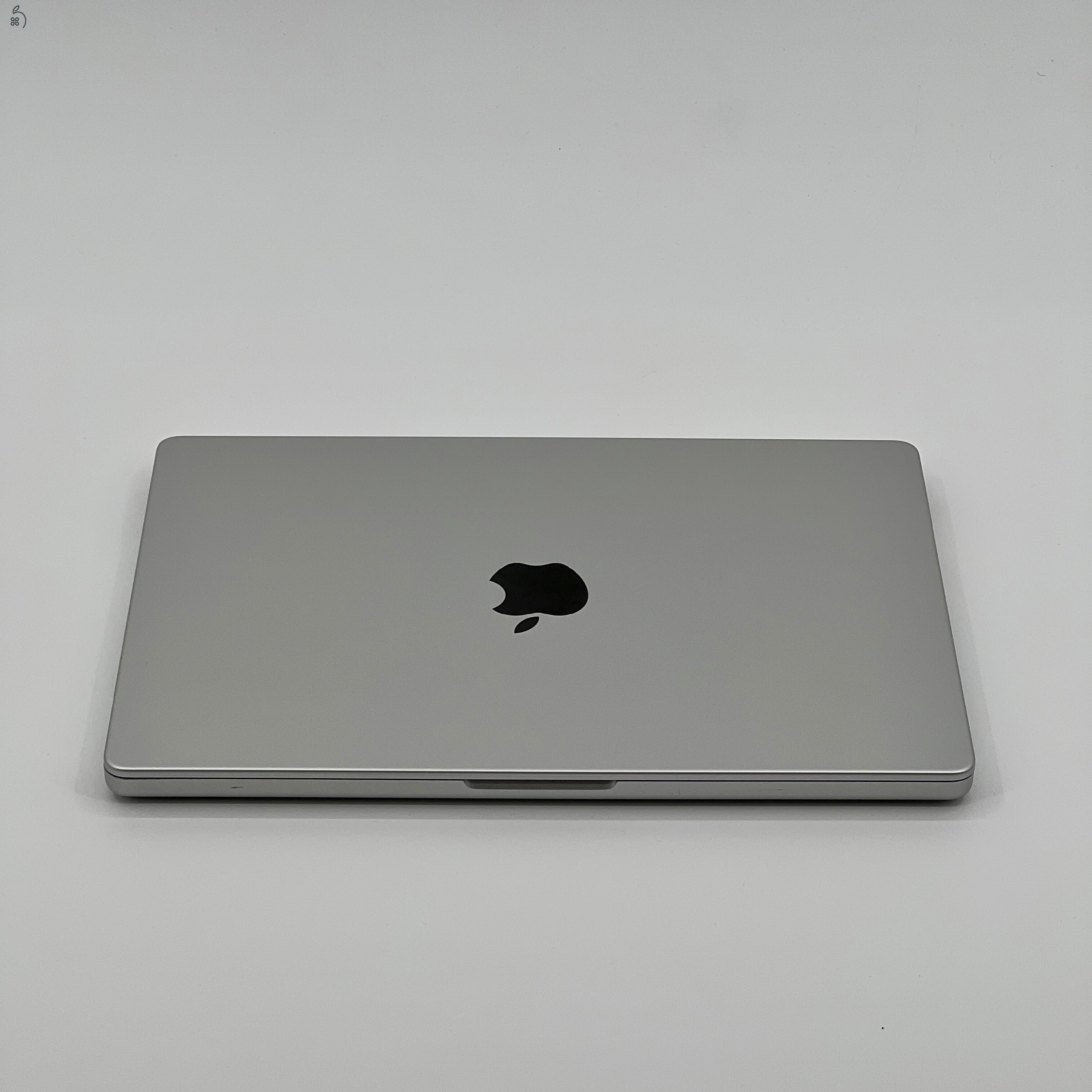 MacBook Pro 14″ 2021, M1 Max , 64 GB RAM, 10 core CPU, 24 core GPU, 512GB SSD 27% Áfás. (0505AB)