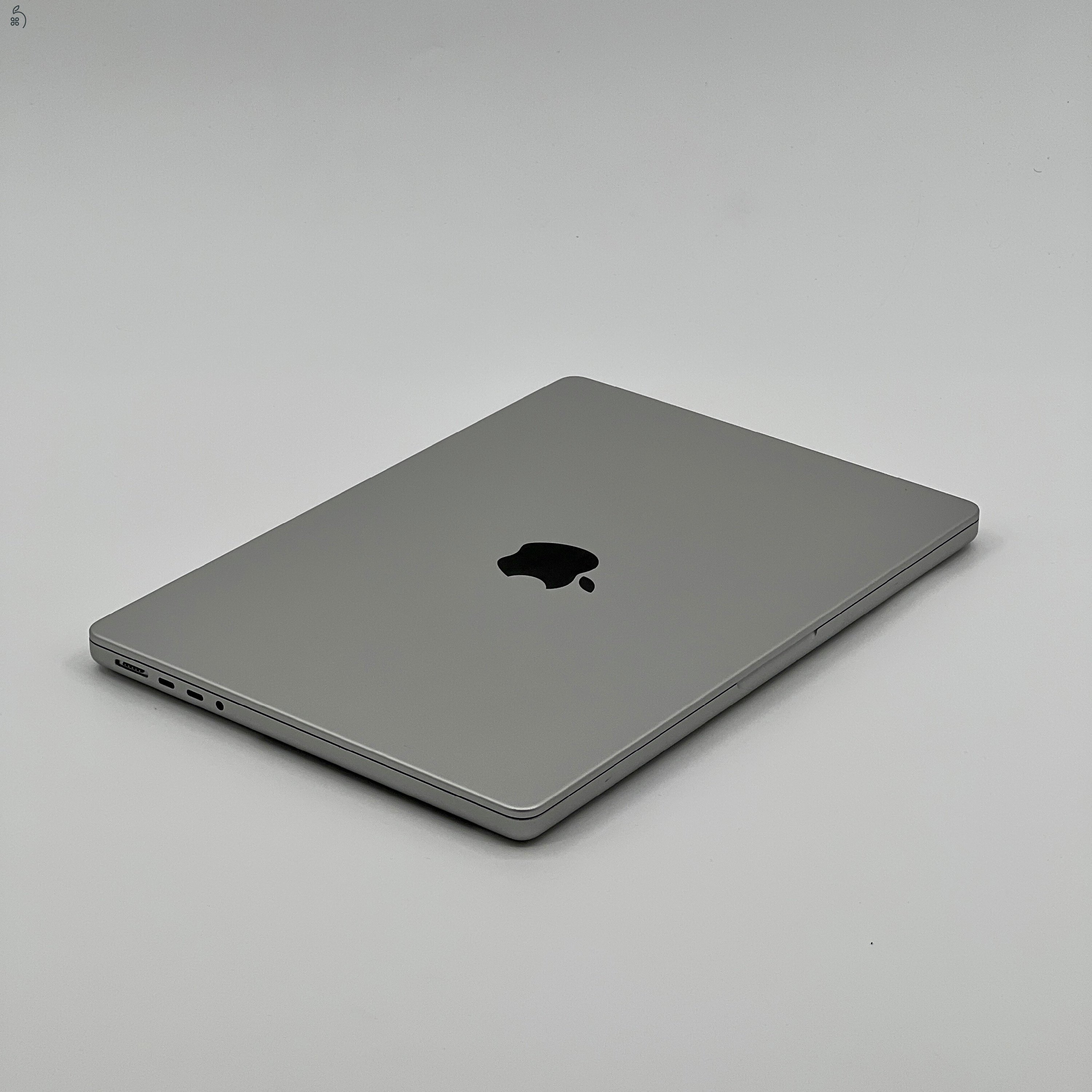 MacBook Pro 14″ 2021, M1 Max , 64 GB RAM, 10 core CPU, 24 core GPU, 512GB SSD 27% Áfás. (0505AB)