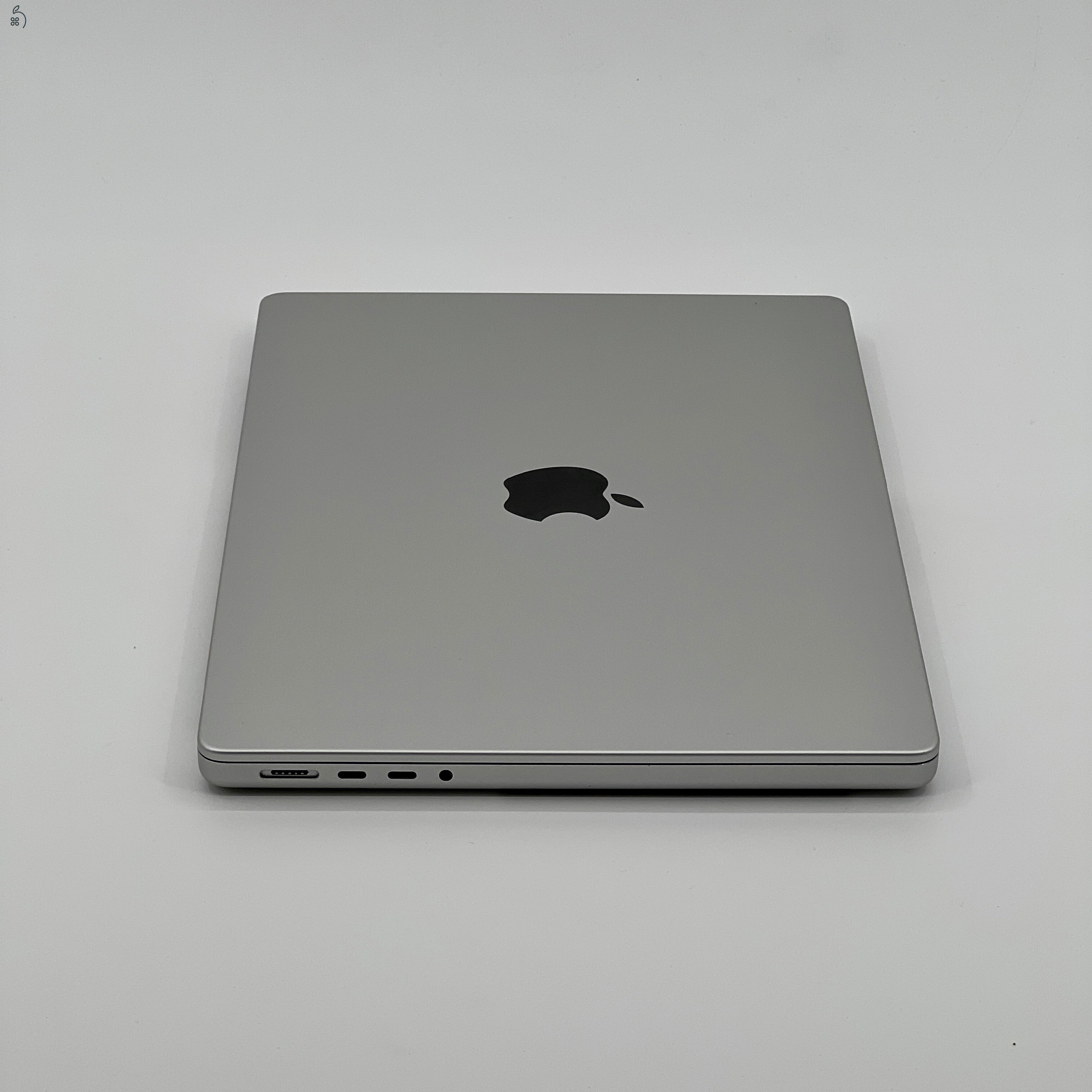 MacBook Pro 14″ 2021, M1 Max , 64 GB RAM, 10 core CPU, 24 core GPU, 512GB SSD 27% Áfás. (0505AB)