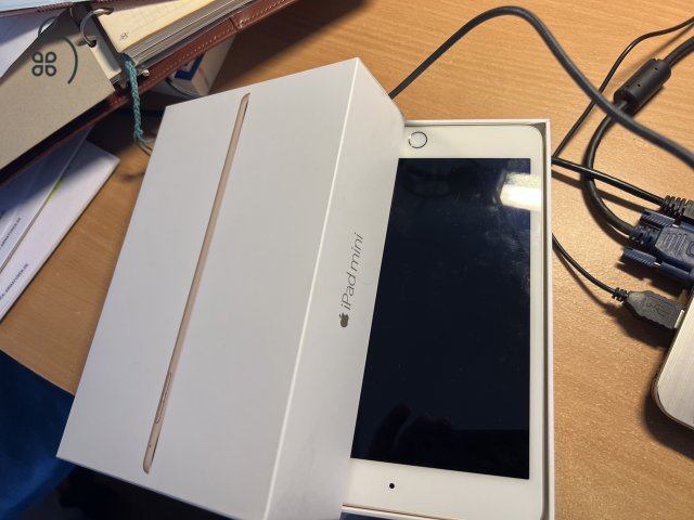iPad mini, 4 32 Gb , wifi akkumulátor 89% 