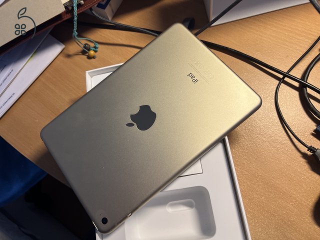 iPad mini, 4 32 Gb , wifi akkumulátor 89% 