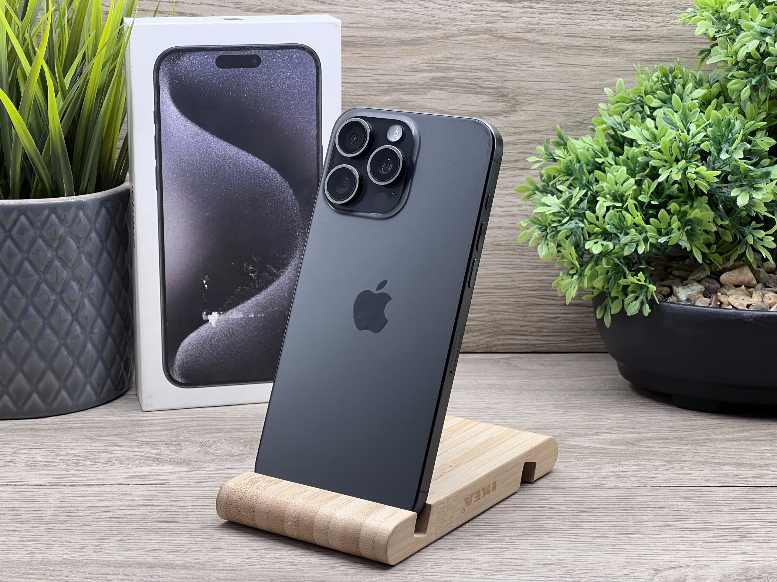 Hibátlan iPhone 15 Pro Max Black Titanium 256GB 2 ÉV Garanciával 91%