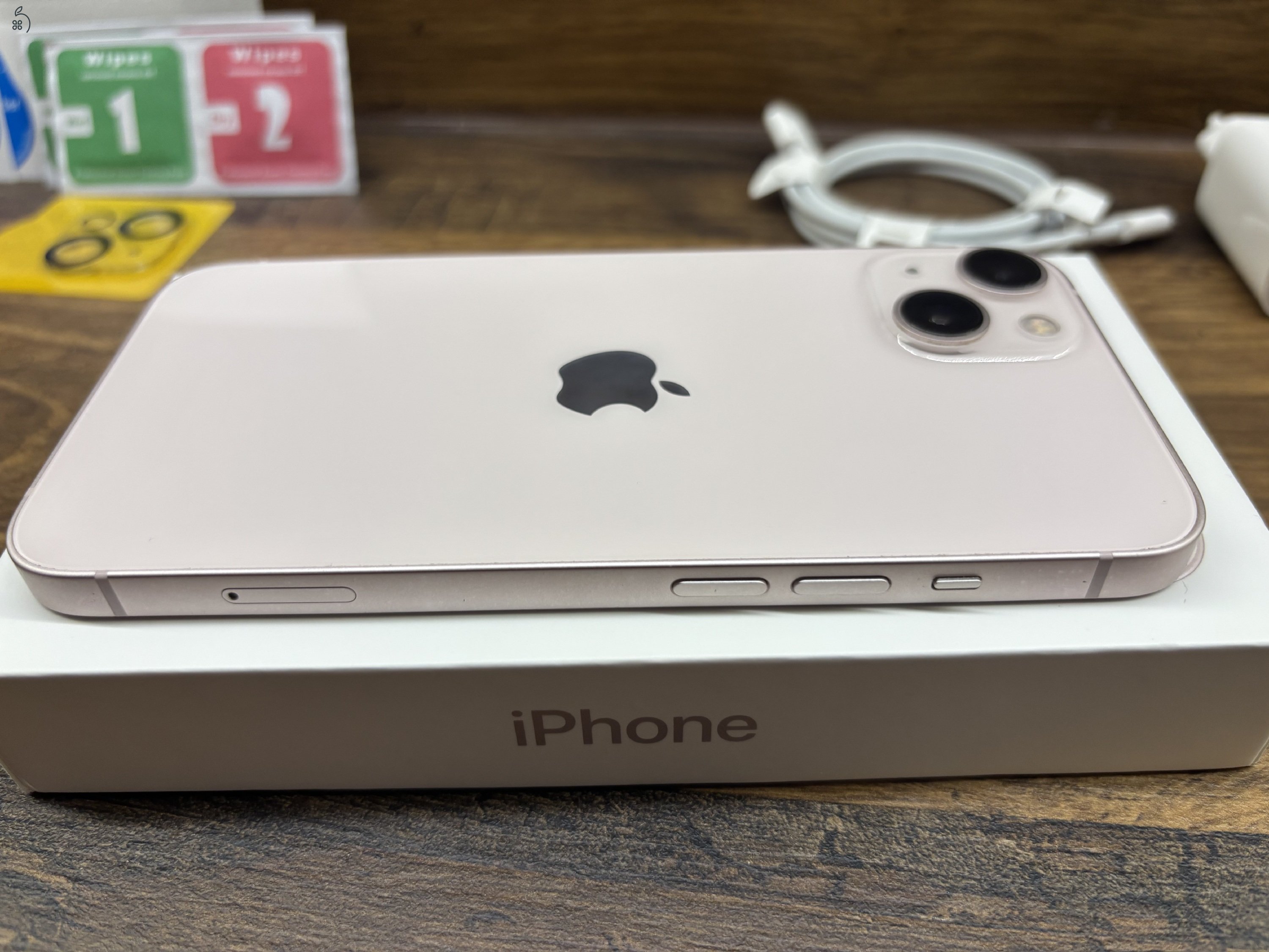 Eladó Apple iPhone 13 128 GB – Rózsaszín - Kártyafüggetlen, újszerű állapot