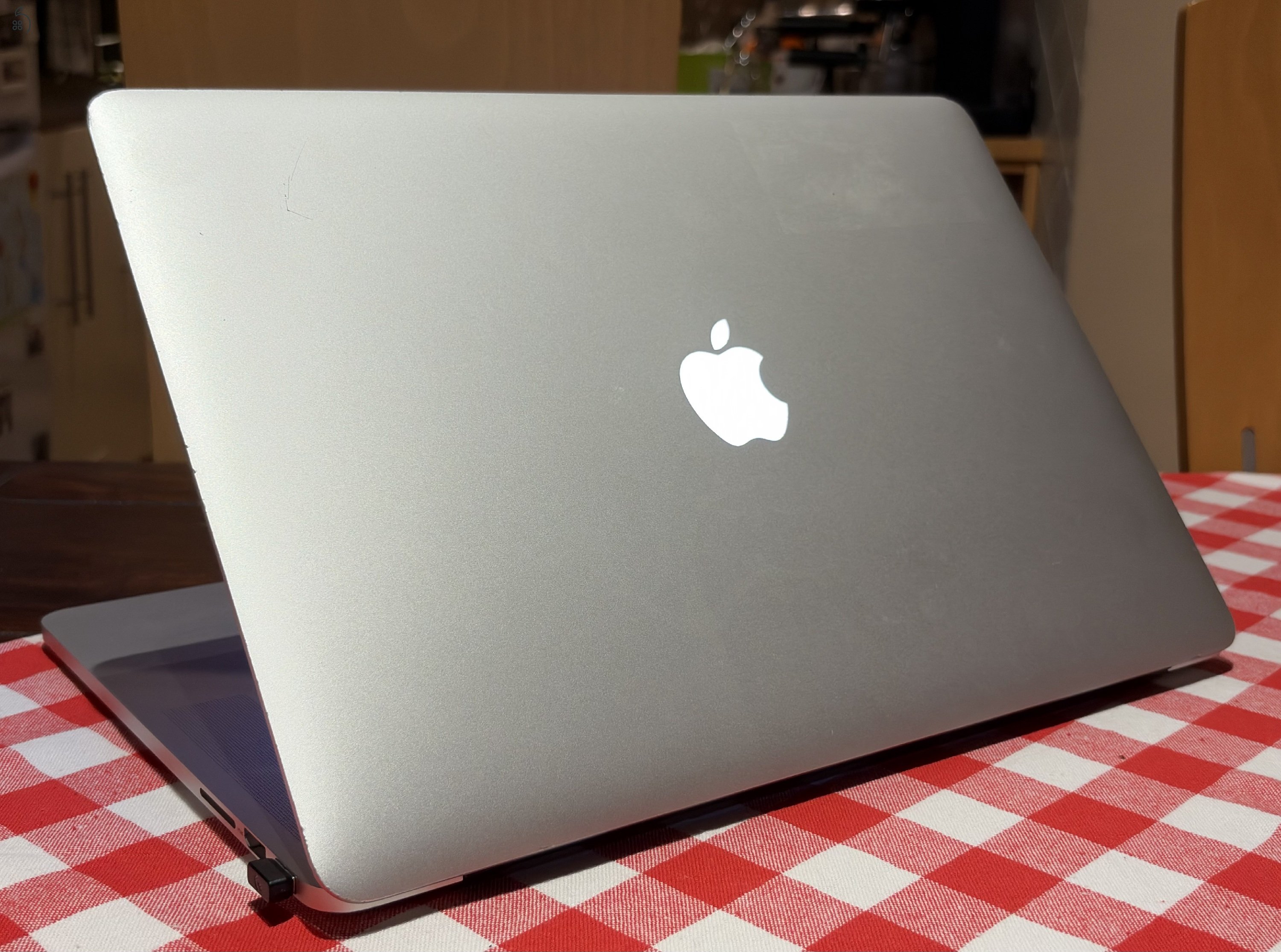 Macbook Pro 2015 15” kimaxolt!