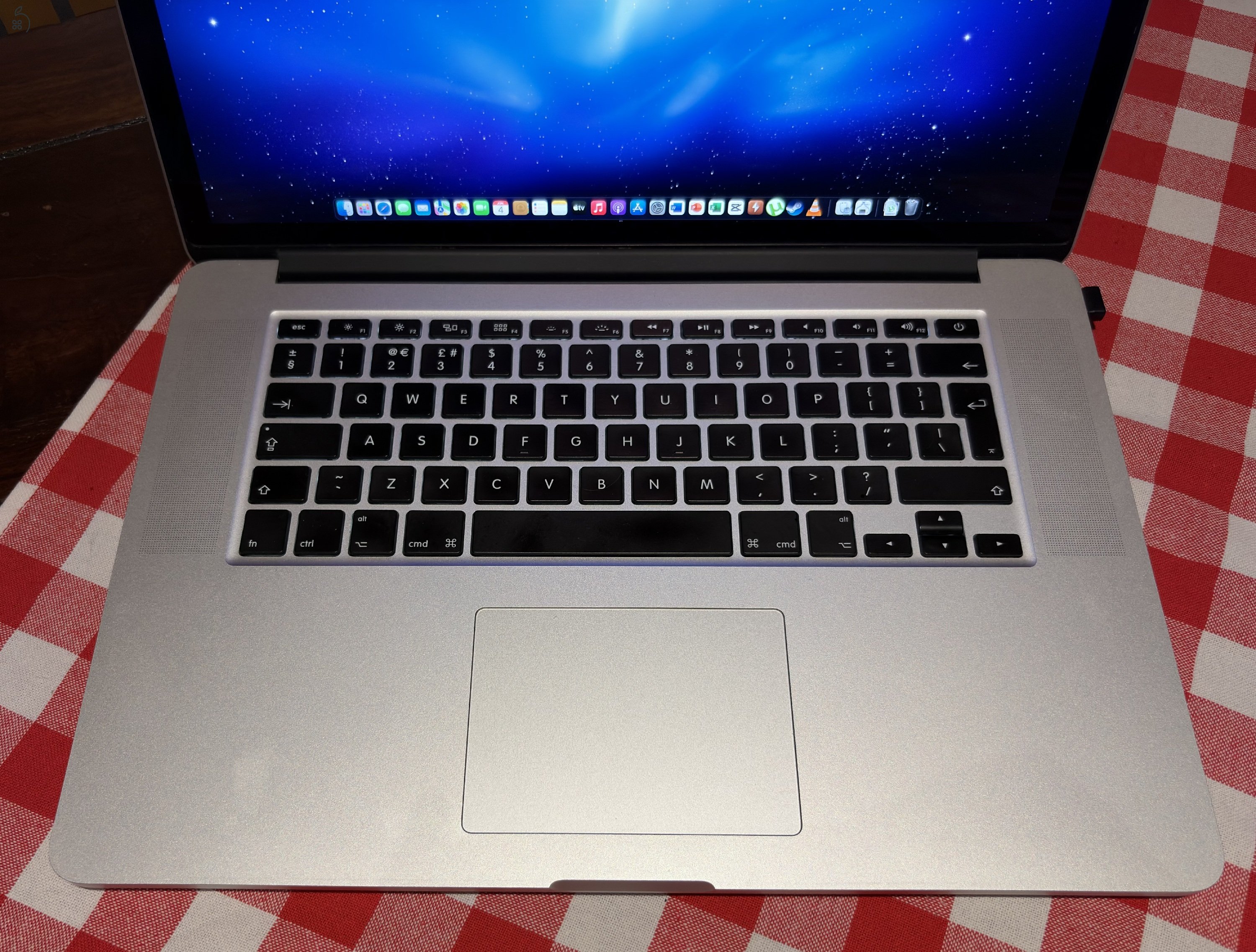 Macbook Pro 2015 15” kimaxolt!