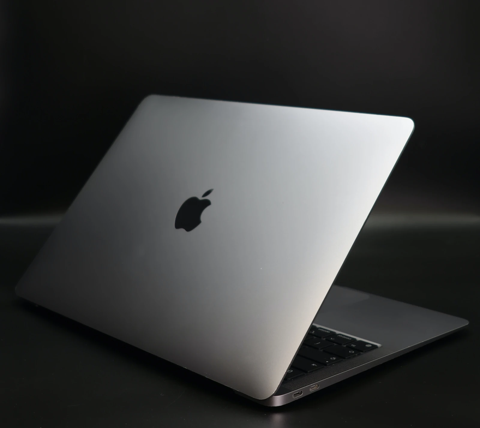 Apple MacBook Air 13″ 2020 M1 256 GB Space Gray 85% akku - 12 HÓ GARANCIA