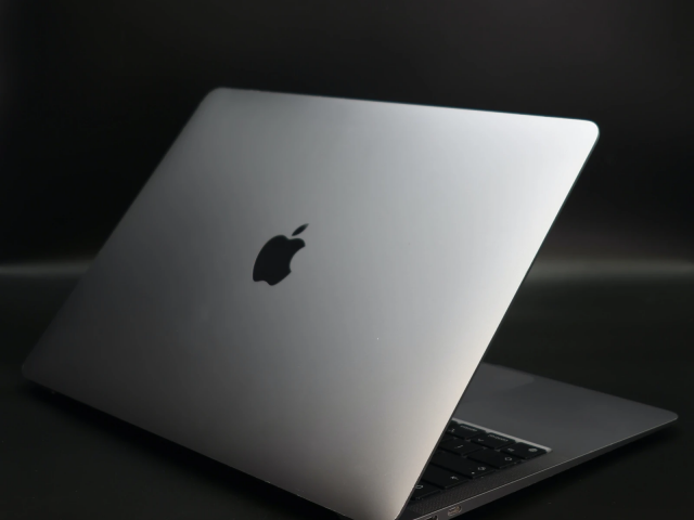 Apple MacBook Air 13″ 2020 M1 256 GB Space Gray 85% akku - 12 HÓ GARANCIA