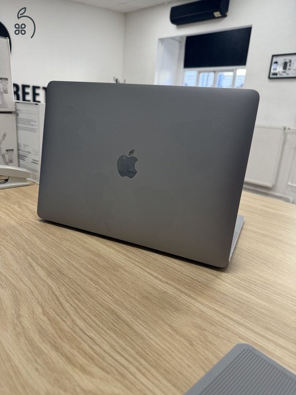 Apple MacBook Air 2019 Space Gray Használt 