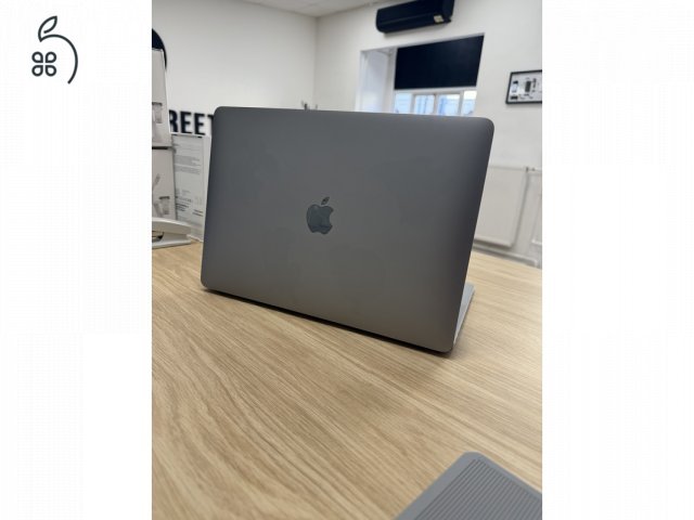 Apple MacBook Air 2019 Space Gray Használt 
