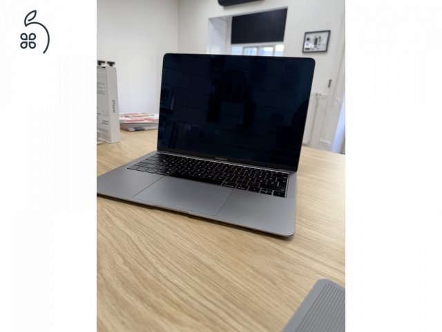 Apple MacBook Air 2019 Space Gray Használt 