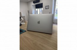 Apple MacBook Air 2018 Silver Használt 