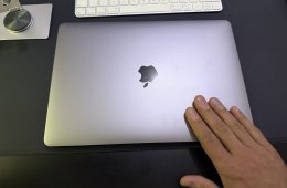 Apple MacBook Pro 13 M2 (2022) | 8GB RAM | 256GB SSD | Magyar | Szép állapot