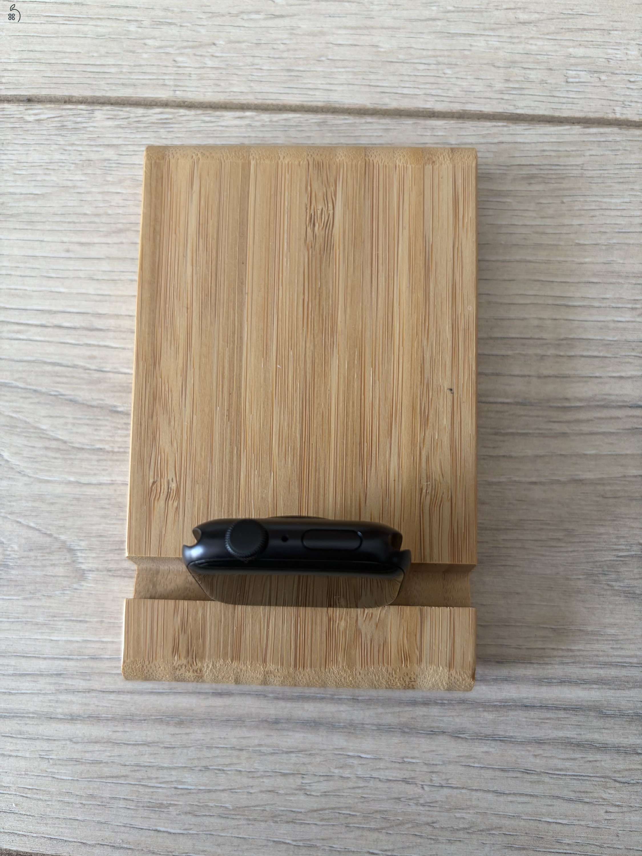 Apple Watch SE 3 44mm Apple Garis 100% akku