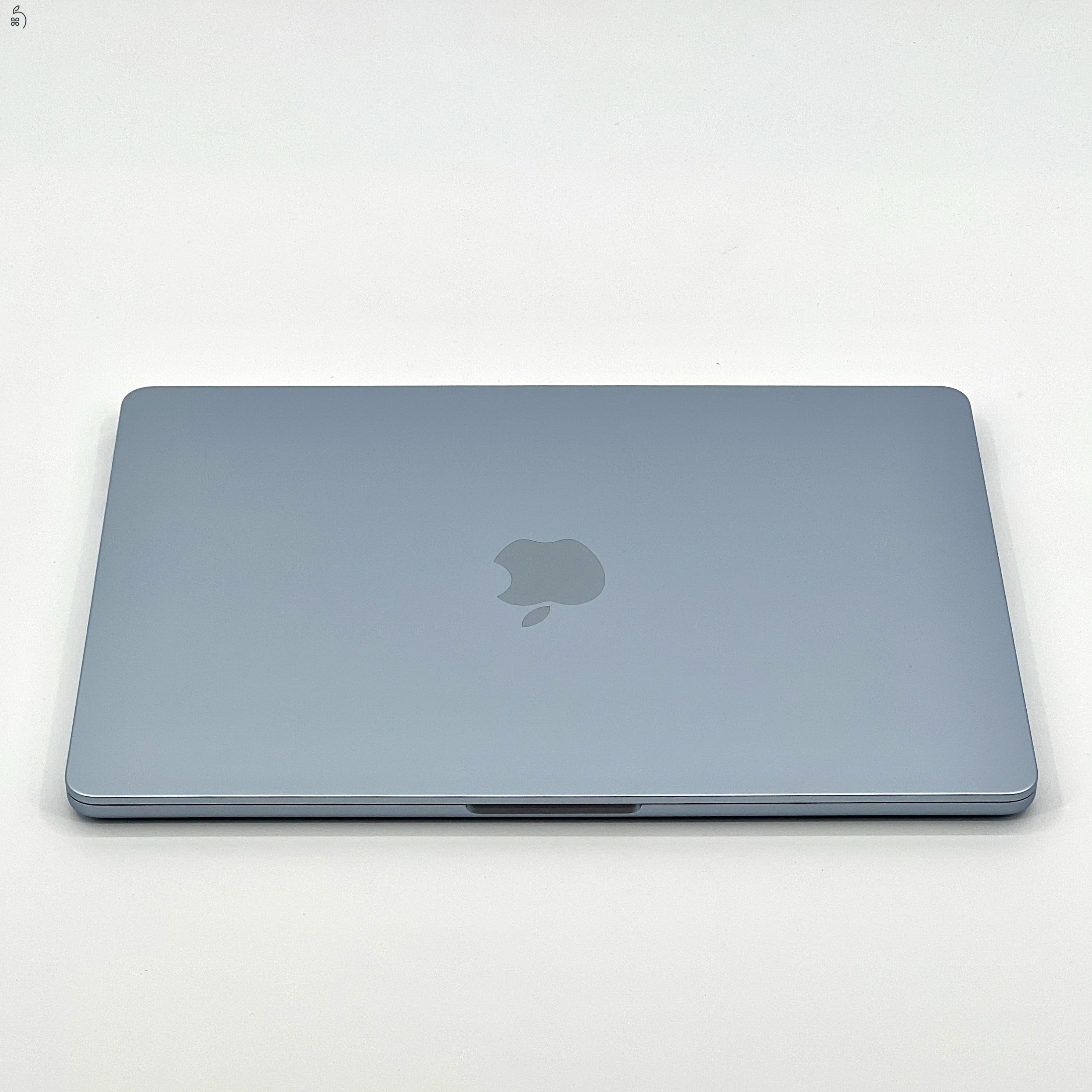 MacBook Air 13″ 2025, M4 8 Core, 16 GB RAM, 10 core GPU, 256 GB SSD, Sky Blue 27% Áfás, 0501BE 
