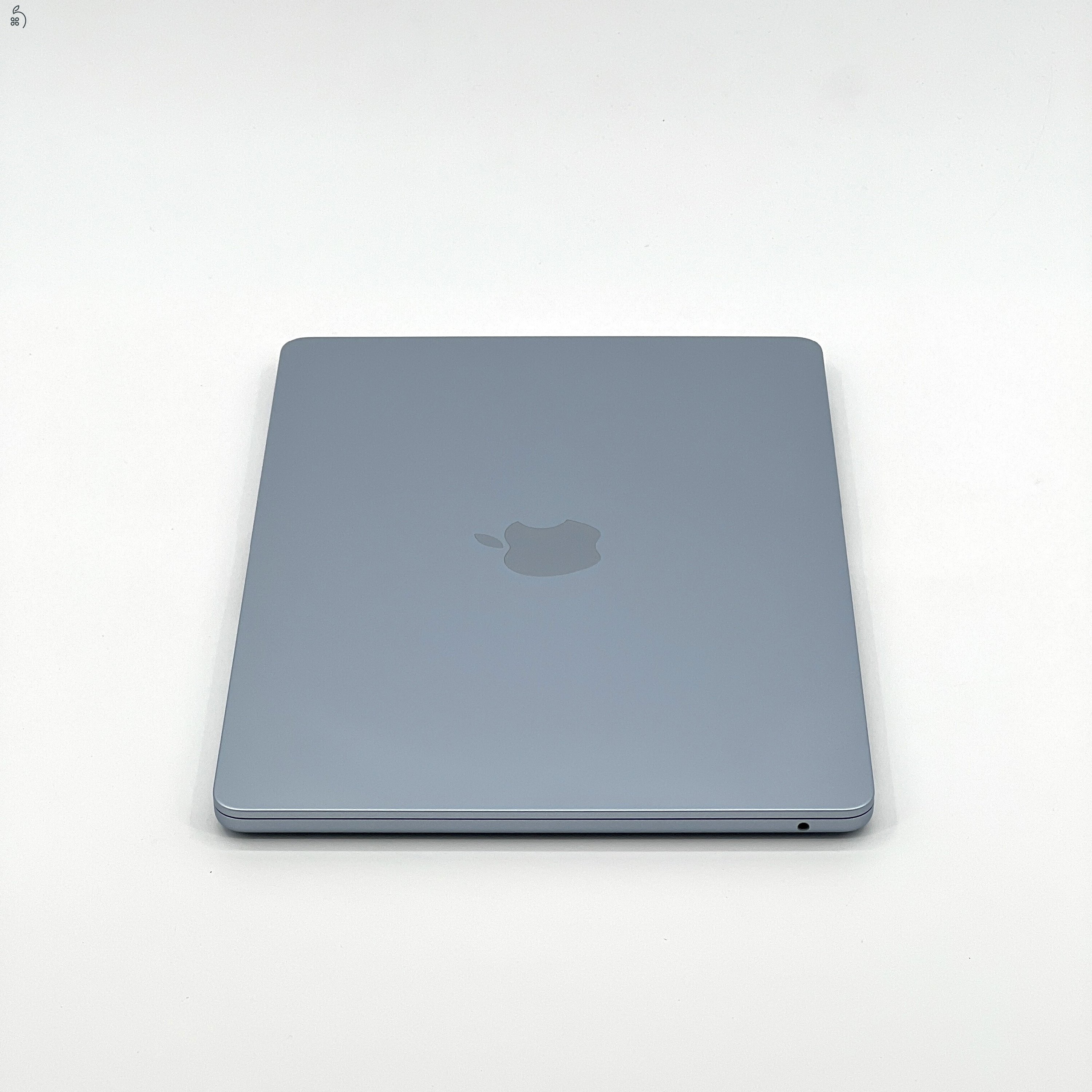 MacBook Air 13″ 2025, M4 8 Core, 16 GB RAM, 10 core GPU, 256 GB SSD, Sky Blue 27% Áfás, 0501BE 