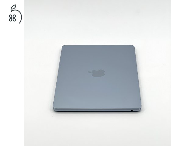 MacBook Air 13″ 2025, M4 8 Core, 16 GB RAM, 10 core GPU, 256 GB SSD, Sky Blue 27% Áfás, 0501BE 