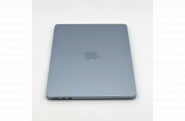 MacBook Air 13″ 2025, M4 8 Core, 16 GB RAM, 10 core GPU, 256 GB SSD, Sky Blue 27% Áfás, 0501BE 
