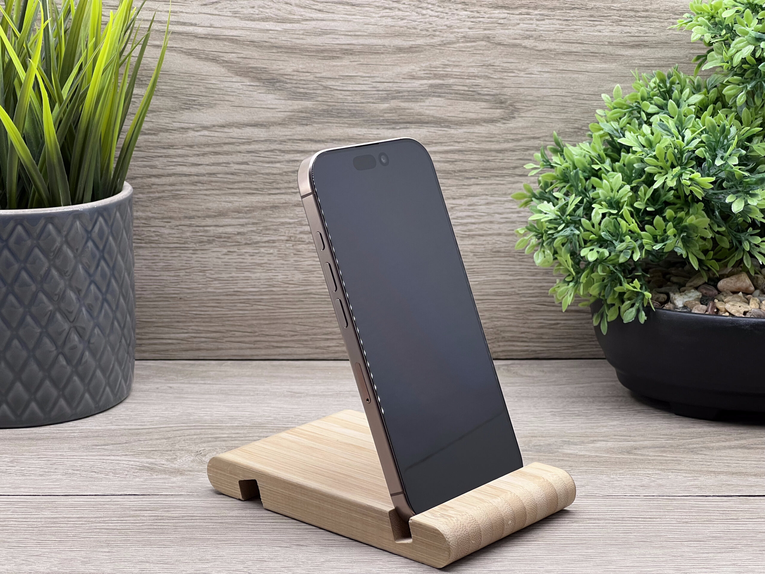 Hibátlan iPhone 16 Pro Desert Titanium 128GB 2 ÉV Garanciával 93%