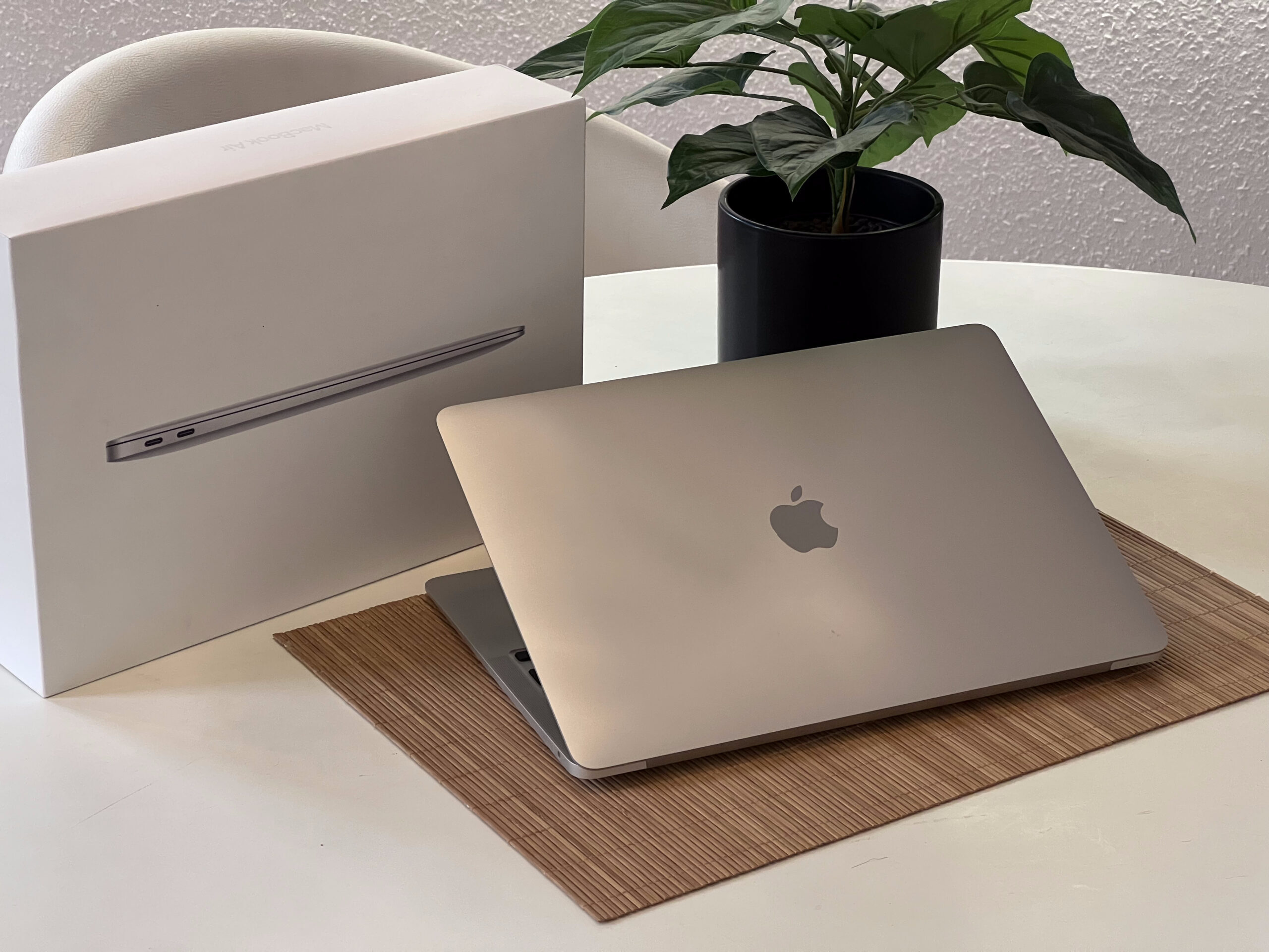 Hibátlan MacBook Air 2020 M1 13” 256GB 8GB 2 ÉV Garanciával