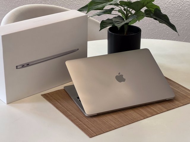 Hibátlan MacBook Air 2020 M1 13” 256GB 8GB 2 ÉV Garanciával
