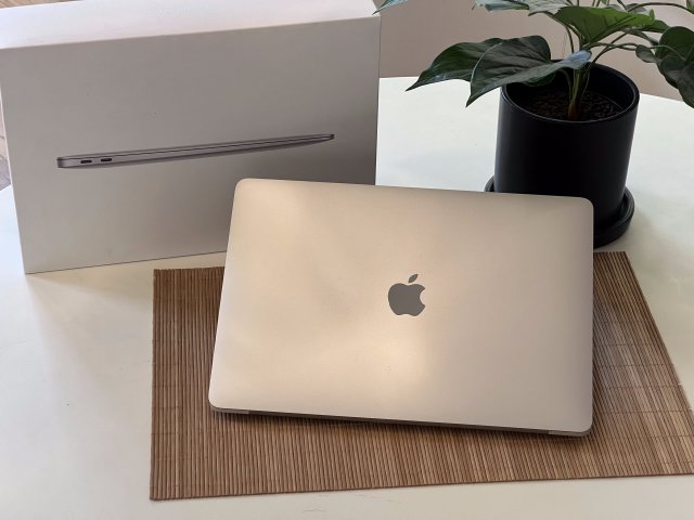 Hibátlan MacBook Air 2020 M1 13” 256GB 8GB 2 ÉV Garanciával