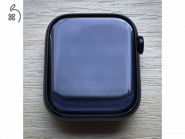 Apple Watch Series 7 45mm GPS+Cellular (Midnight) + 4 db szíj