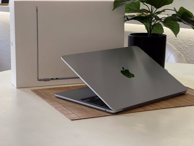 Hibátlan MacBook Air 2025 M4 SkyBlue 13” 256GB 16GB 2 ÉV Garanciával 100%