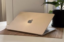 Hibátlan MacBook Air 2025 M4 Starlight 13” 256GB 16GB 2 ÉV Garanciával 100%