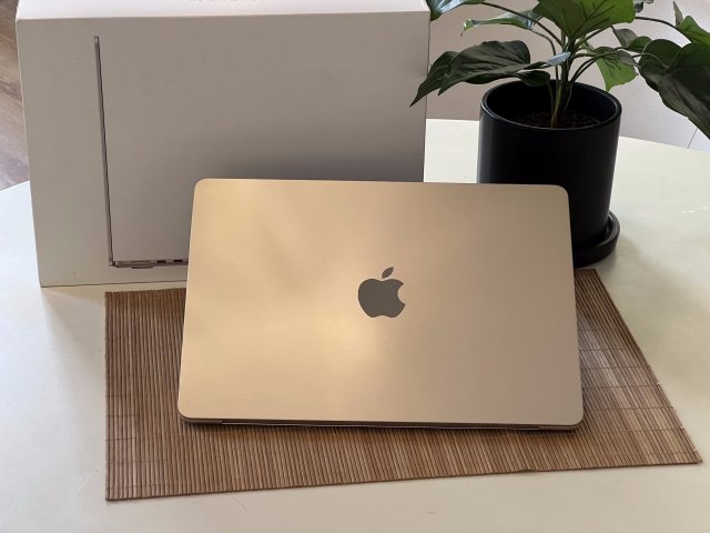 Hibátlan MacBook Air 2025 M4 Starlight 13” 256GB 16GB 2 ÉV Garanciával 100%