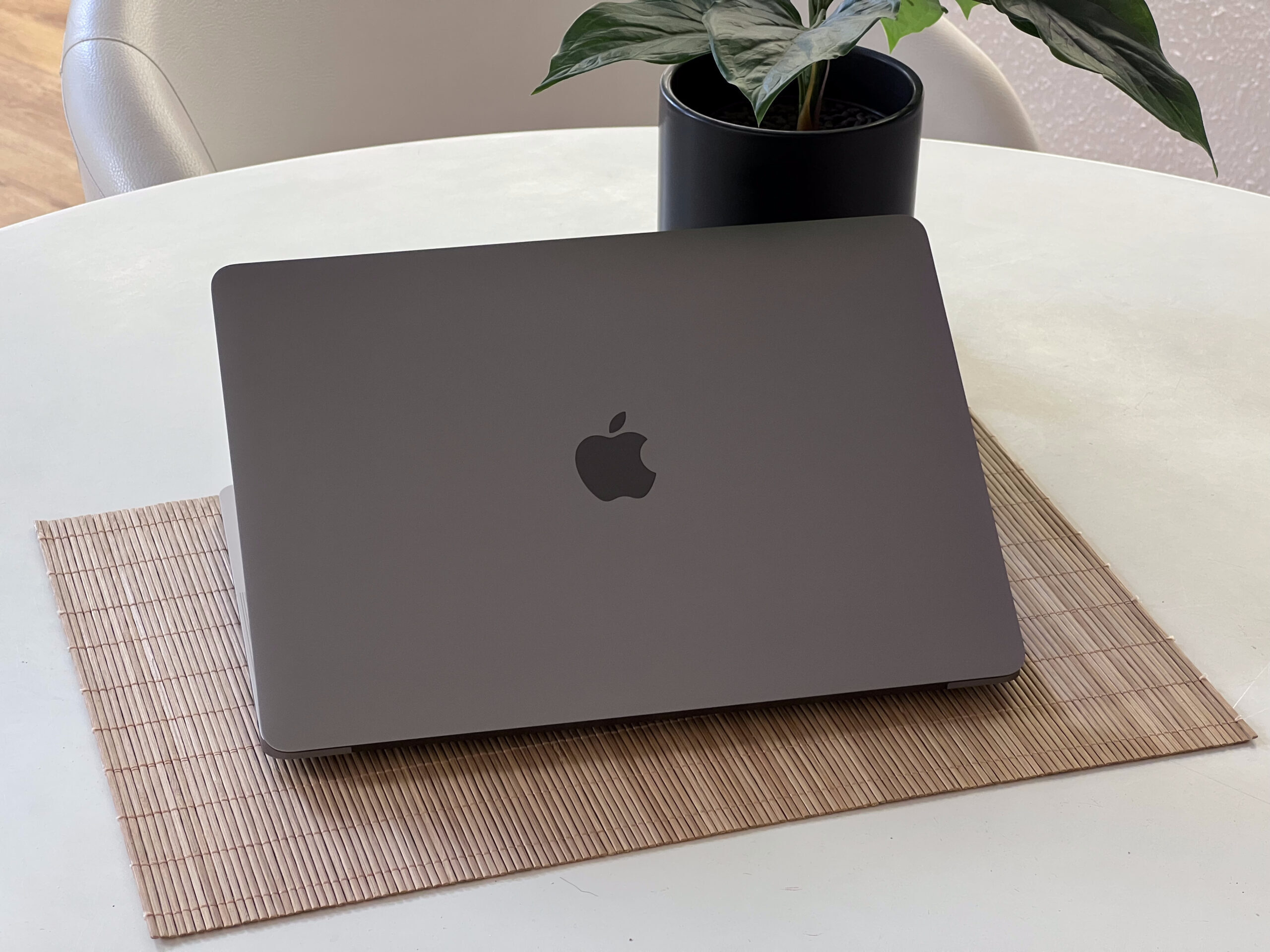 Hibátlan MacBook Air 2020 M1 13” 256GB 8GB 2 ÉV Garanciával
