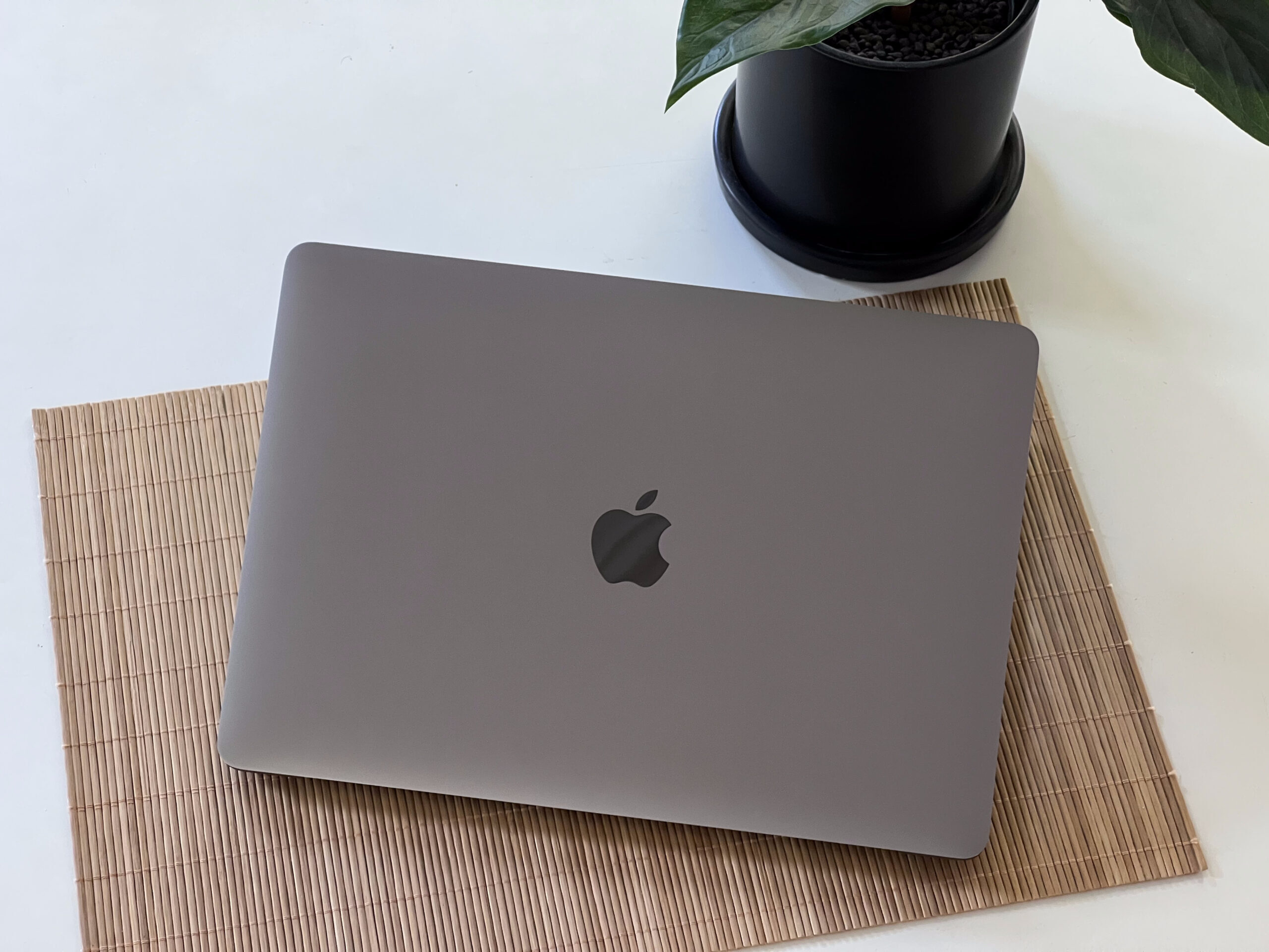 Hibátlan MacBook Air 2020 M1 13” 256GB 8GB 2 ÉV Garanciával