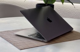 Hibátlan MacBook Air 2020 M1 13” 256GB 8GB 2 ÉV Garanciával