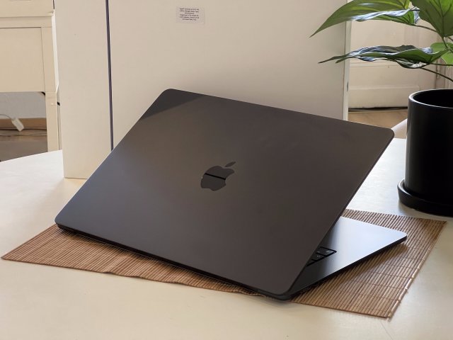 Hibátlan MacBook Air 2022 M2 15” 256GB 8GB 2 ÉV Garanciával