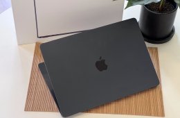 Hibátlan MacBook Air 2022 M2 15” 256GB 8GB 2 ÉV Garanciával