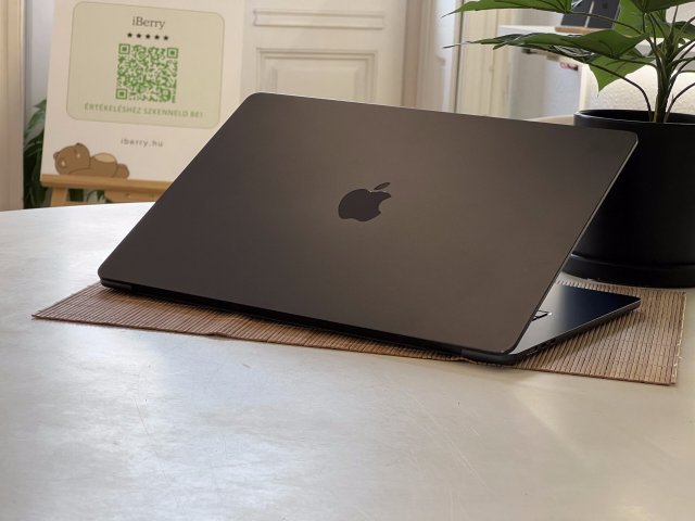 Hibátlan MacBook Air 2020 M1 15” 256GB 8GB 2 ÉV Garanciával 92%