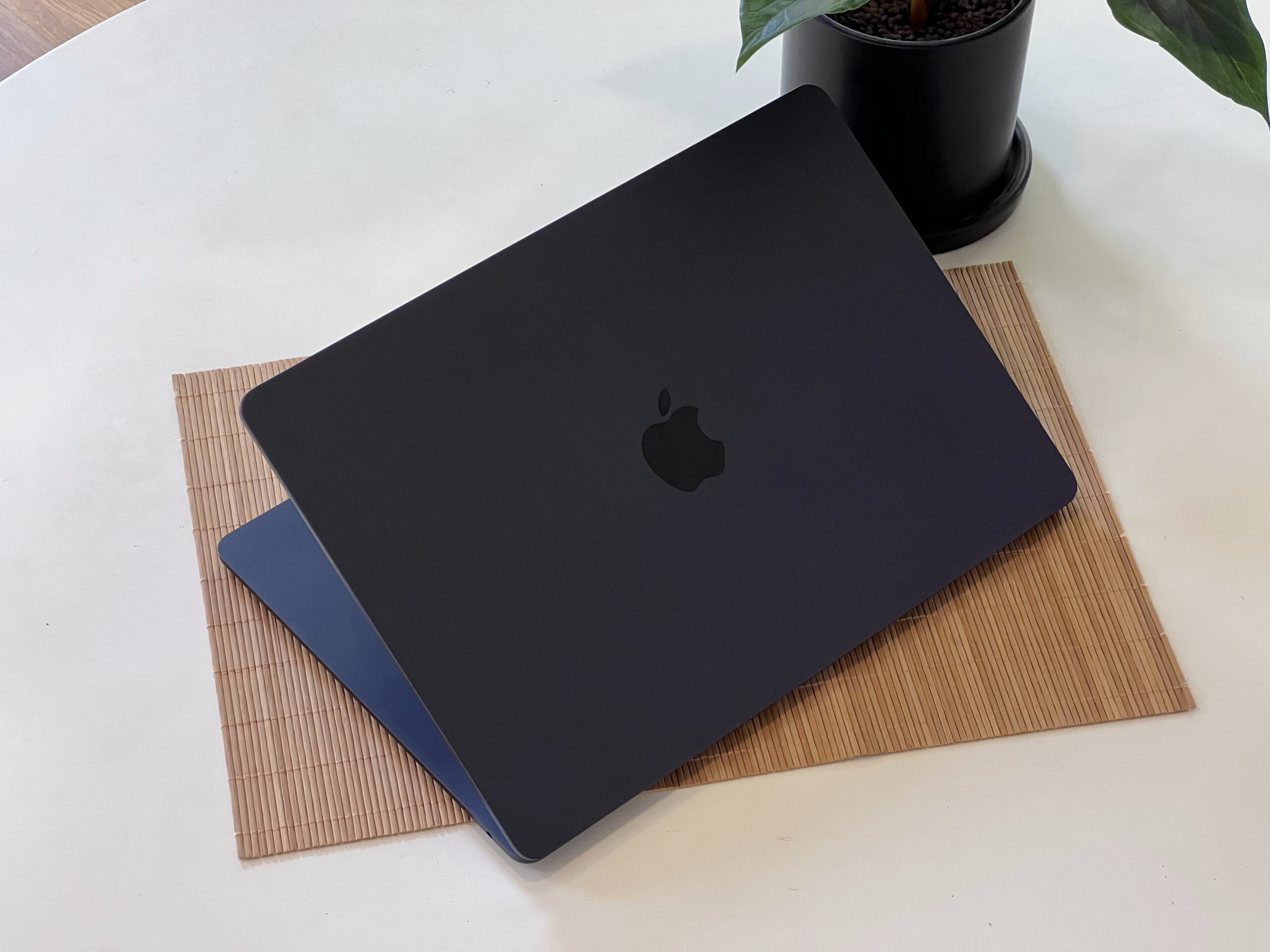 Hibátlan MacBook Air 2020 M1 15” 256GB 8GB 2 ÉV Garanciával 92%